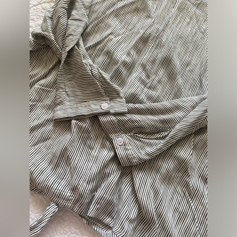 Artisan NY Striped Black White Button-Down Tie Knot Women's Lightweight Top L - Picture 4 of 7